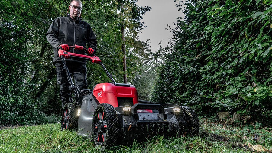 tondeuse autotractée à double batterie M18 F2LM53 Milwaukee tondeuse autotractée à double batterie M18 F2LM53 Milwaukee